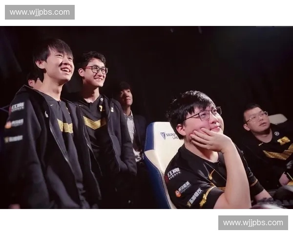 电竞赛事票价分析:从价格变动看粉丝参与度与行业发展趋势 电竞赛事票价分析:从价格变动看粉丝参与度与行业发展趋势